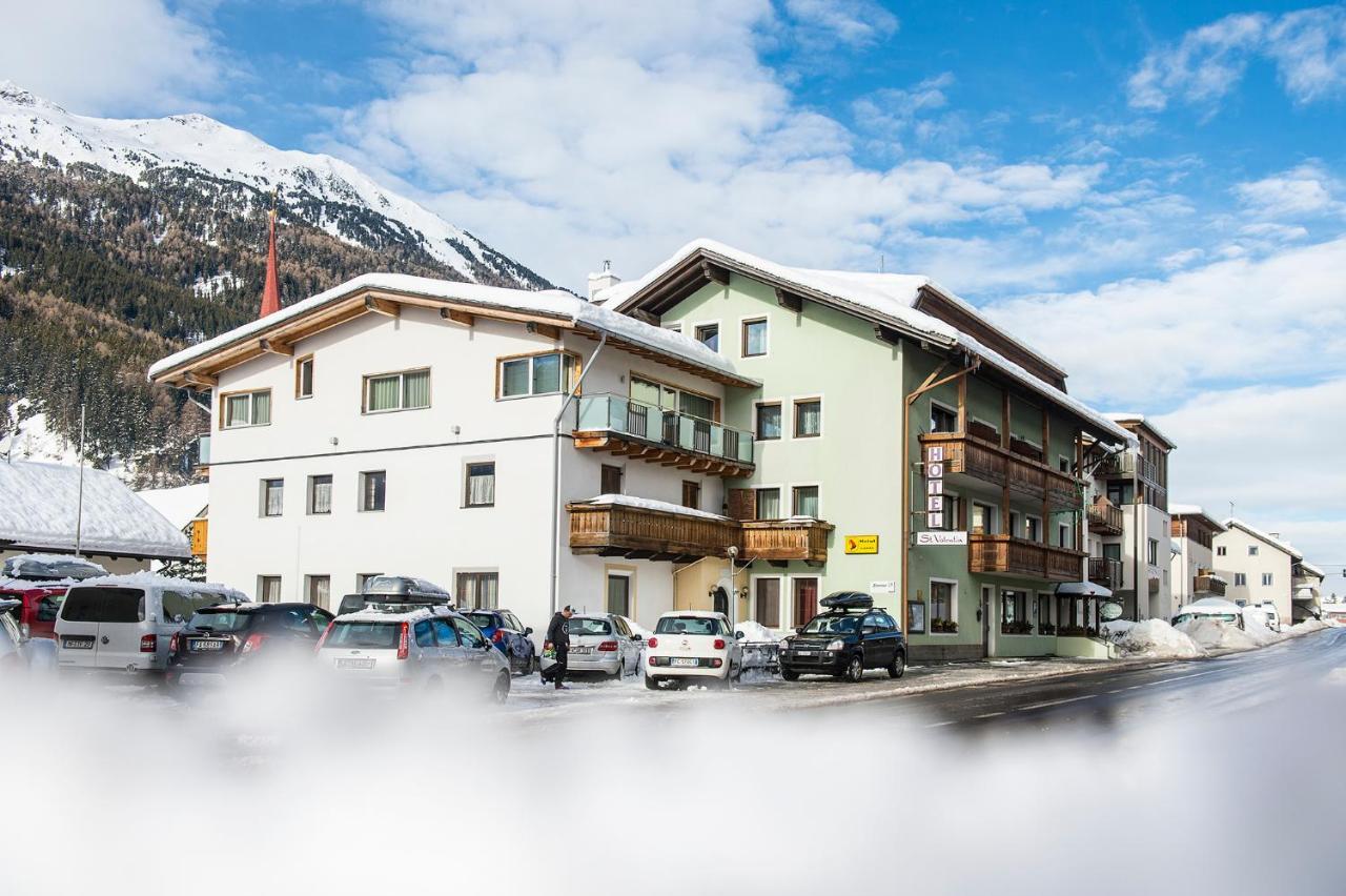 Garni St Valentin Aparthotel 3*